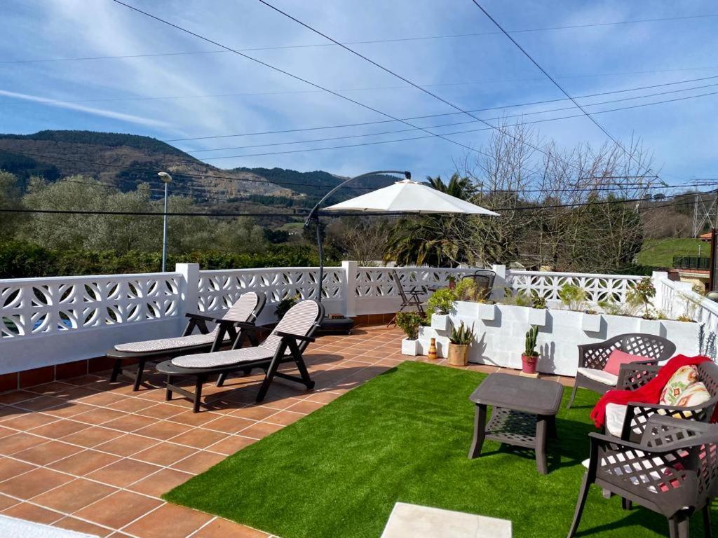 Bilbo Near Atico Rural Con Terraza Apartment Басаури Екстериор снимка