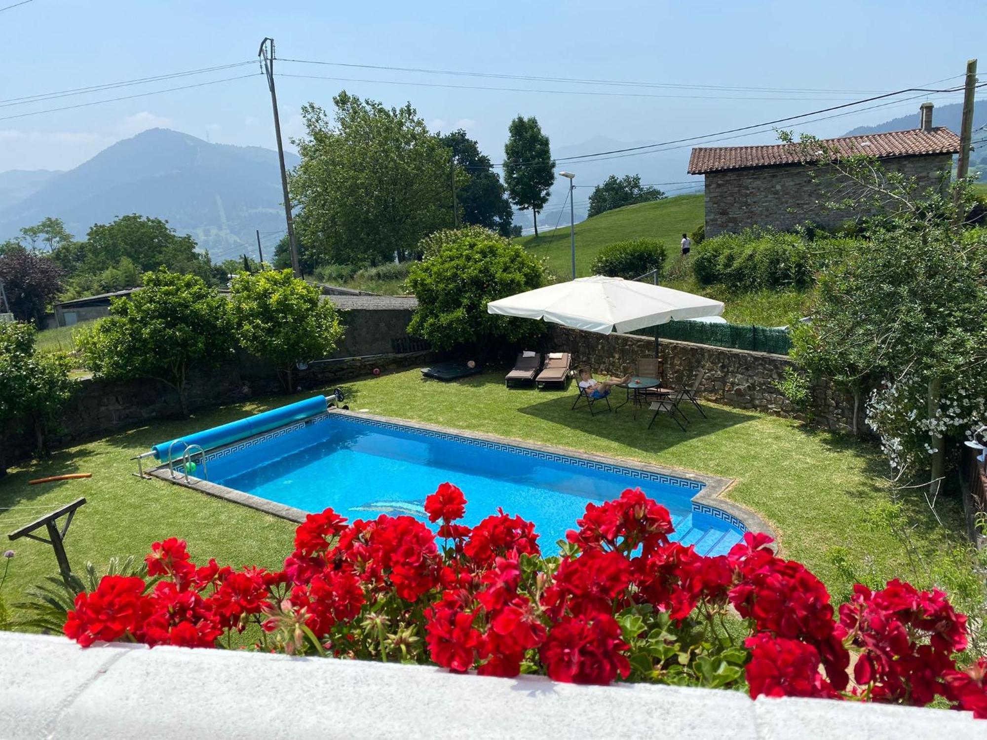 Bilbo Near Atico Rural Con Terraza Apartment Басаури Екстериор снимка