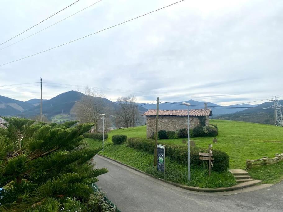 Bilbo Near Atico Rural Con Terraza Apartment Басаури Екстериор снимка