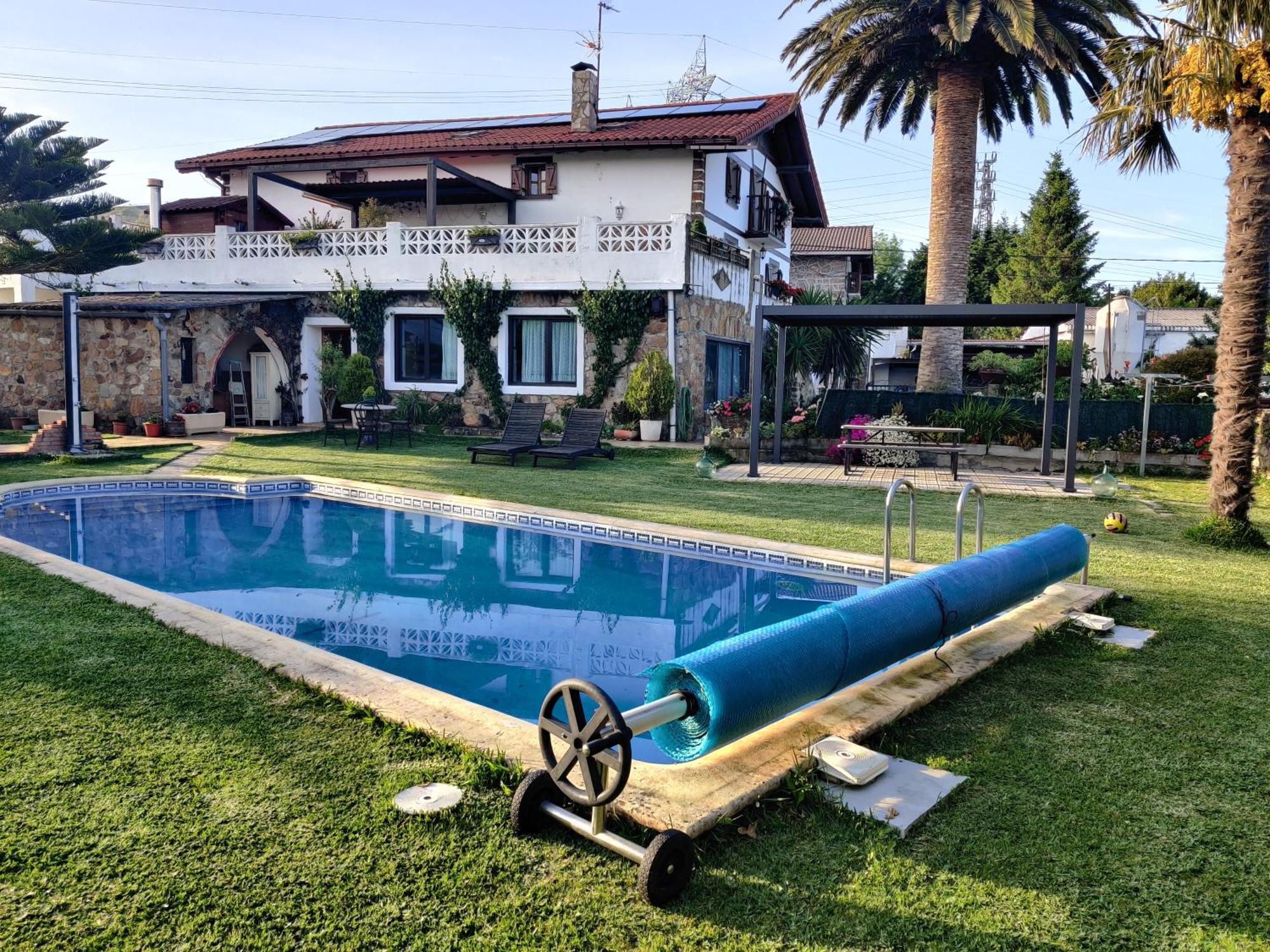 Bilbo Near Atico Rural Con Terraza Apartment Басаури Екстериор снимка