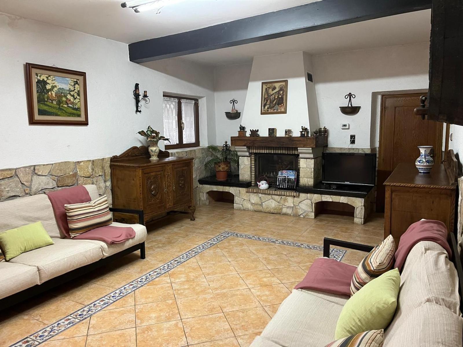 Bilbo Near Atico Rural Con Terraza Apartment Басаури Екстериор снимка